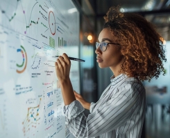 Estratégia vs. Planejamento: Desvendando o Caminho para o Sucesso Empresarial