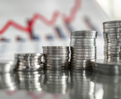 Inflação Global: Uma Análise Teórica das Causas Macroeconômicas