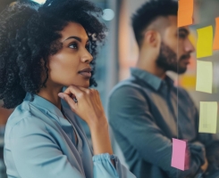 Planejamento por Cenários Macroeconômicos: Como Empresas Devem Estruturar Estratégias em Ambientes de Incerteza